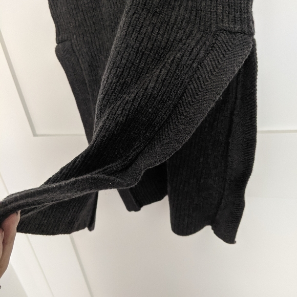 Aritzia Wilfred Italian Wool Sweater Vest Top - Picture 4 of 5